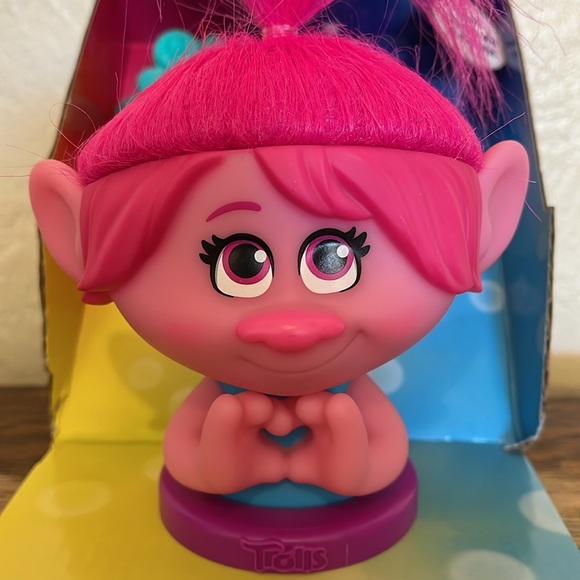 DreamWorks World Tour, Poppy Styling Head, NIB - Picture 4 of 5